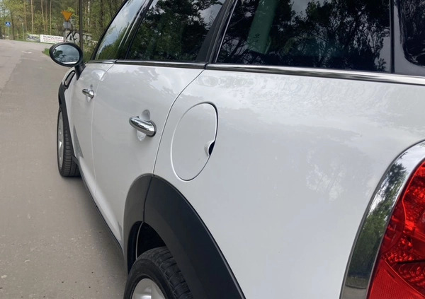 MINI Countryman cena 53900 przebieg: 146000, rok produkcji 2016 z Józefów małe 436